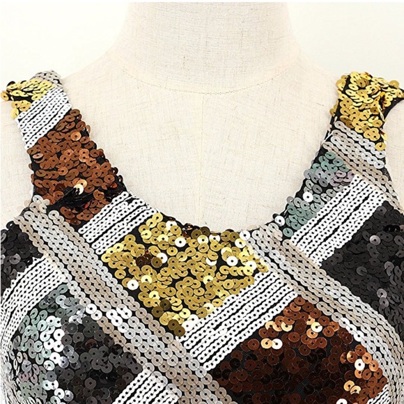 Sequin Embellished Crop Top - Picture 4 of 5